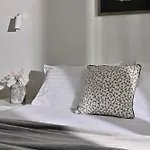 Altura Residences By K&k Apartamento Éxo Goniá