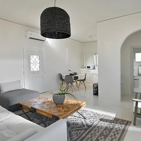 Altura Residences By K&k * Éxo Goniá