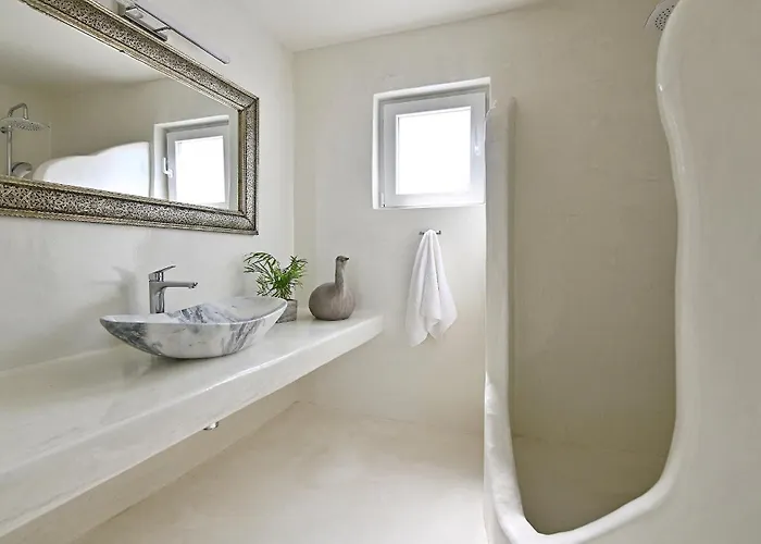 Altura Residences With Outdoor Hot Tubs By K&k Éxo Goniá