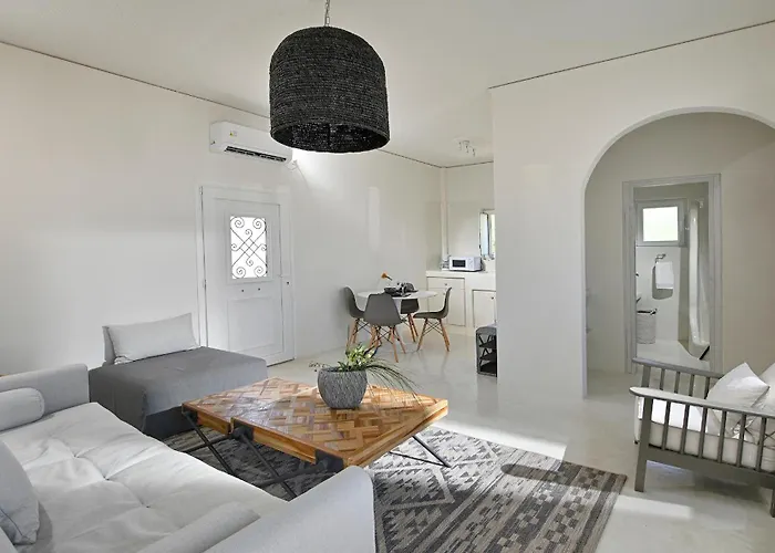 Altura Residences With Outdoor Hot Tubs By K&k * Éxo Goniá