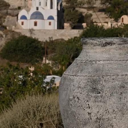 Altura Residences With Outdoor Hot Tubs By K&k Éxo Goniá