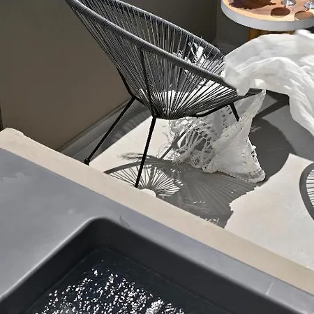 Appartamento Altura Residences With Outdoor Hot Tubs By K&k Éxo Goniá